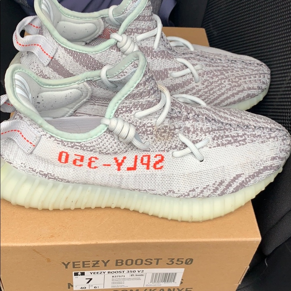 Yeezy v2 350 blue tint